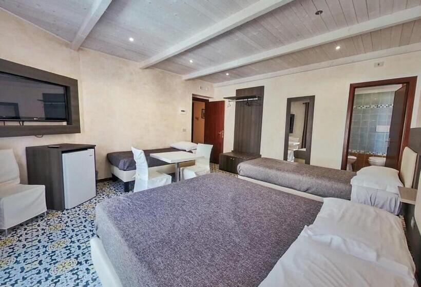 4인용 스탠다드 룸, Kunesias B&b