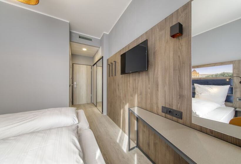 Номер Стандарт, Smart Stay Hotel Station