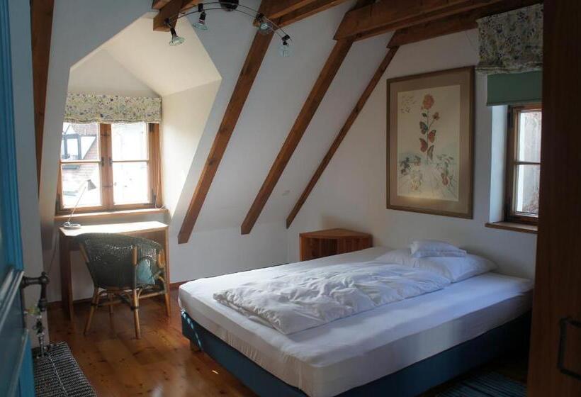 חדר סטנדרט, Schwarzer Adler