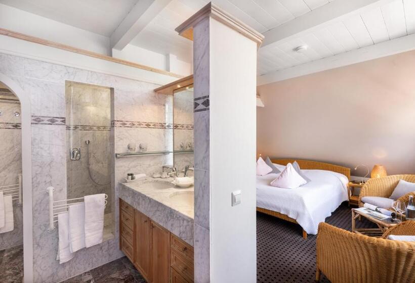 Suite with lake view, Seevilla