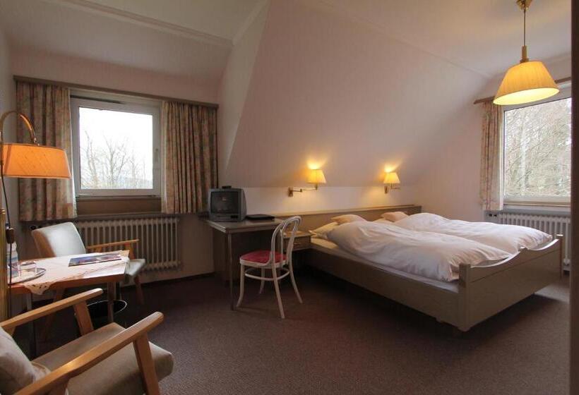 Номер Стандарт, Gasthaus Tröster