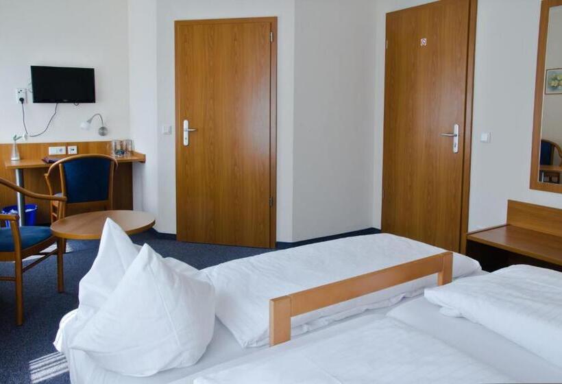 Номер Стандарт Трехместный, Gästehaus Zur Kurve