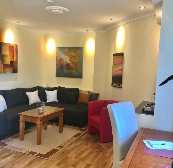 舒适三人间, Schlosshotel Domäne Walberberg