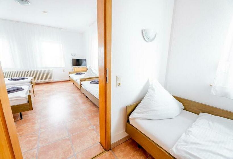 Номер Стандарт, My Pension Stuttgart Airport Messe