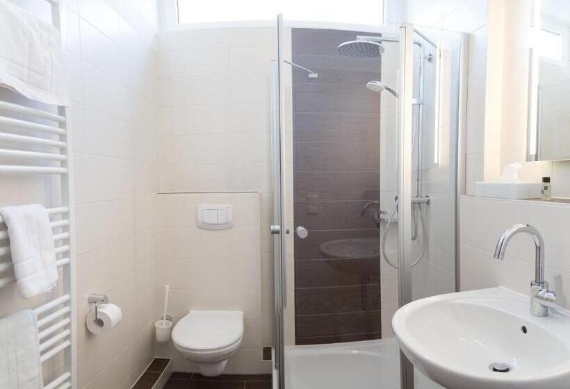 Полулюкс, Vitalhotel König Am Park