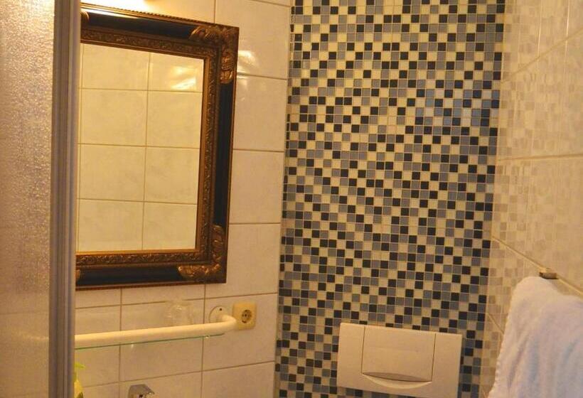 Номер Стандарт Индивидуальный, Mahlzeit   Hotel Brauhaus Weyhausen   Keramikstudio