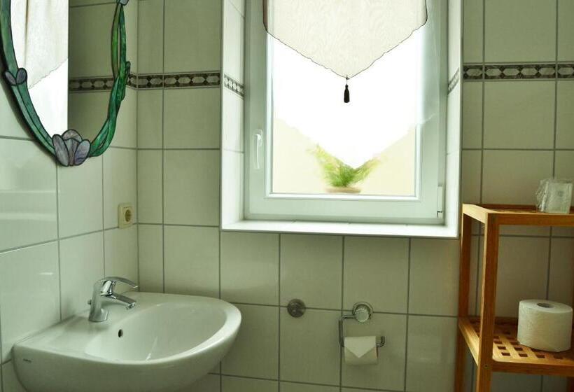 Апартаменты 1 Спальня, Mahlzeit   Hotel Brauhaus Weyhausen   Keramikstudio