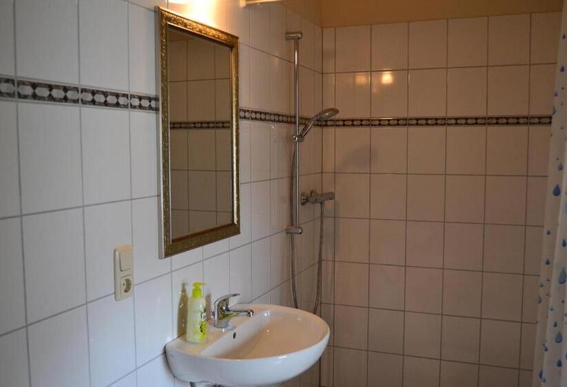 Апартаменты 1 Спальня, Mahlzeit   Hotel Brauhaus Weyhausen   Keramikstudio