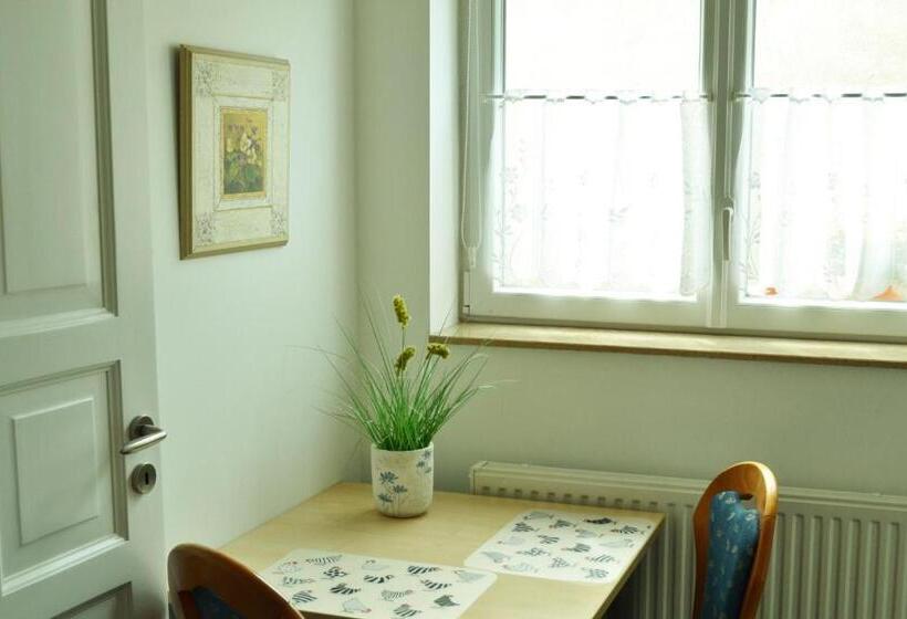 Апартаменты 1 Спальня, Mahlzeit   Hotel Brauhaus Weyhausen   Keramikstudio