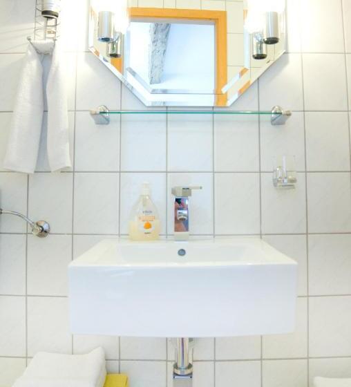 اتاق استاندارد سه نفره, Pension Am Alten Markt