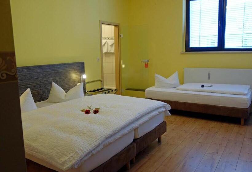 Семейный Номер, Stadthotel Regensburg