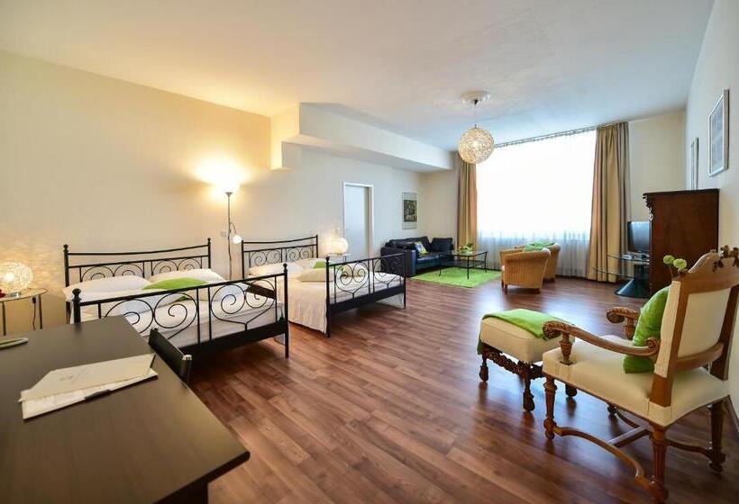 Номер Стандарт, Stadt Hotel Iserlohn