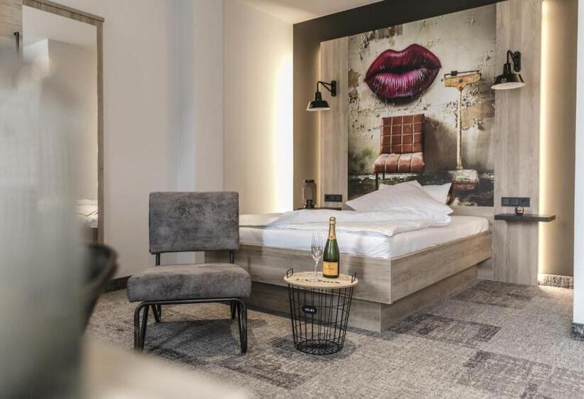 Номер Стандарт Индивидуальный, Alexxanders Hotel & Boardinghouse, Restaurant