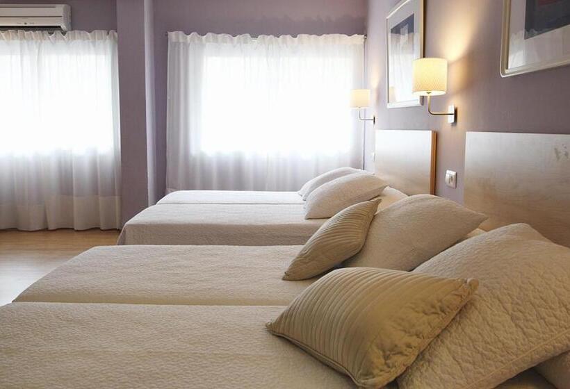 اتاق استاندارد چهار تخته, Dormavalencia Hostel