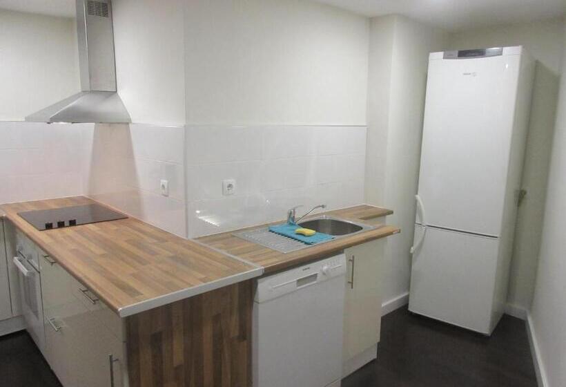استودیوی استاندارد, Dormavalencia Hostel