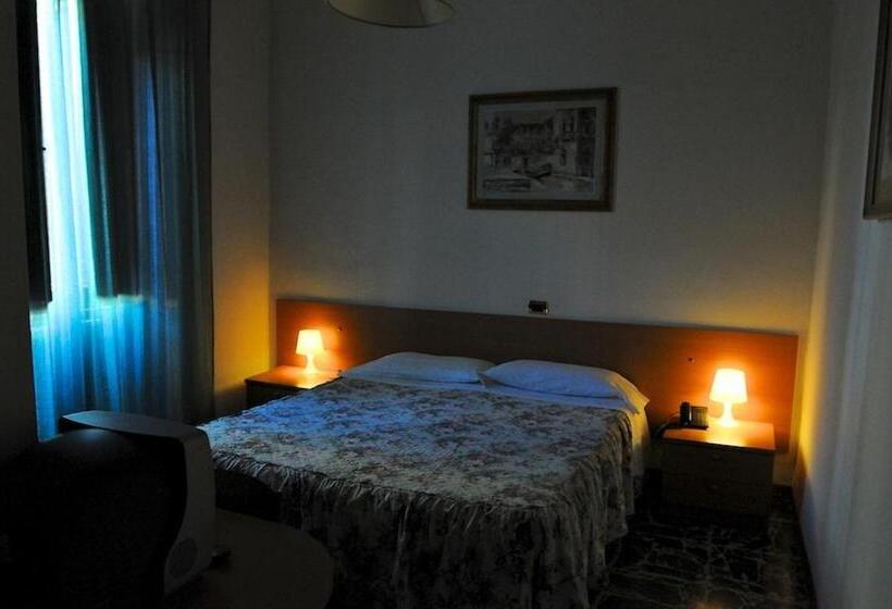 Номер Стандарт Трехместный, Albergo Italia Di Nardi Renzo & C Snc