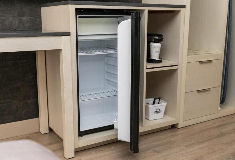 Люкс Повышенной Комфортности, Days Inn & Suites By Wyndham Edmonton Airport