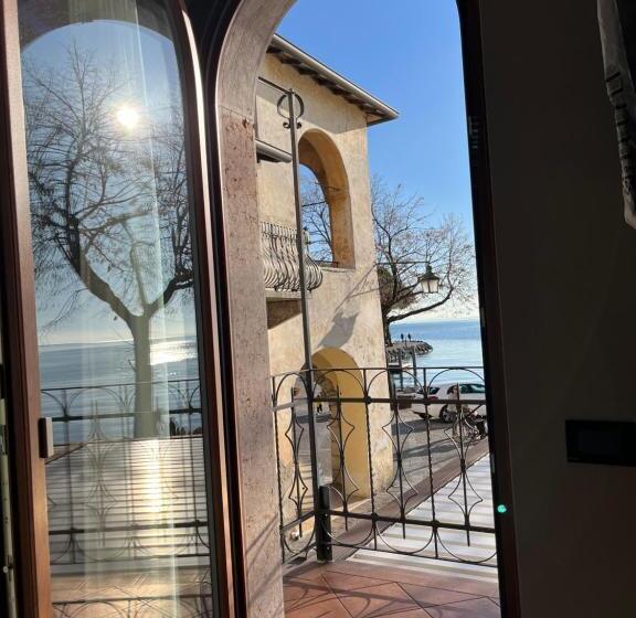 Четырехместный Номер Стандарт с Балконом, Albergo All'ancora