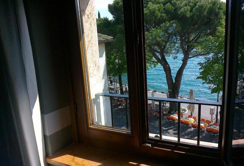 Номер Стандарт Вид на Озеро, Albergo All'ancora