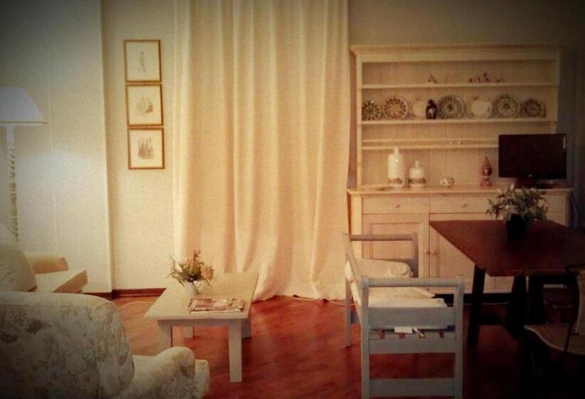 Апартаменты 2 Спальни, Albergo La Fontanella