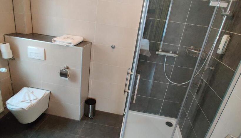 Family Suite, Goldene Traube