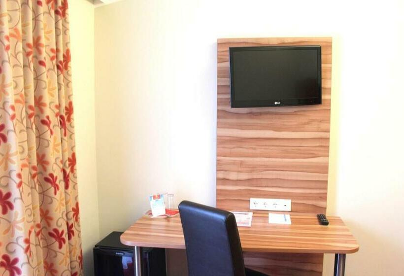 חדר סטנדרט יחיד, Come In