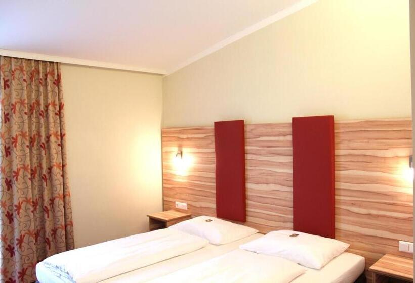 חדר סטנדרט מותאם לאדם עם מוגבלויות, Come In