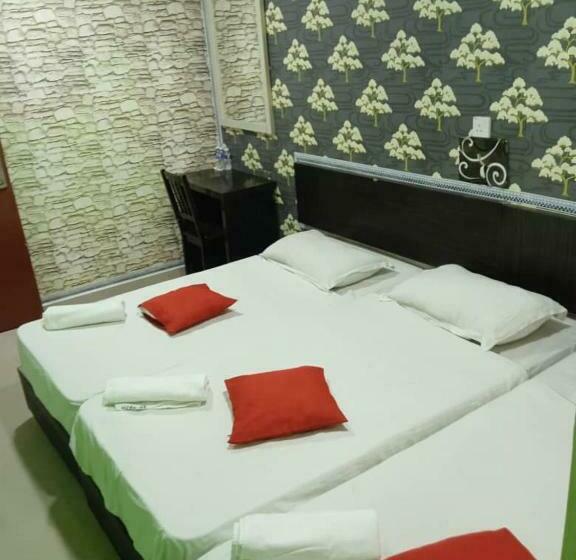 Номер Стандарт Трехместный, Ezi Hotel Klang