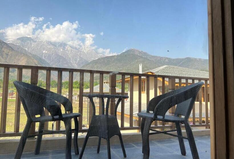 디럭스 룸, Osho Himalayas Wellness Resort