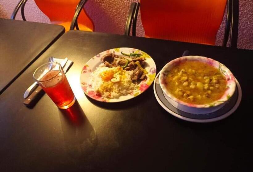 اتاق اکونومی یک تخته, Bogotá Calle 100