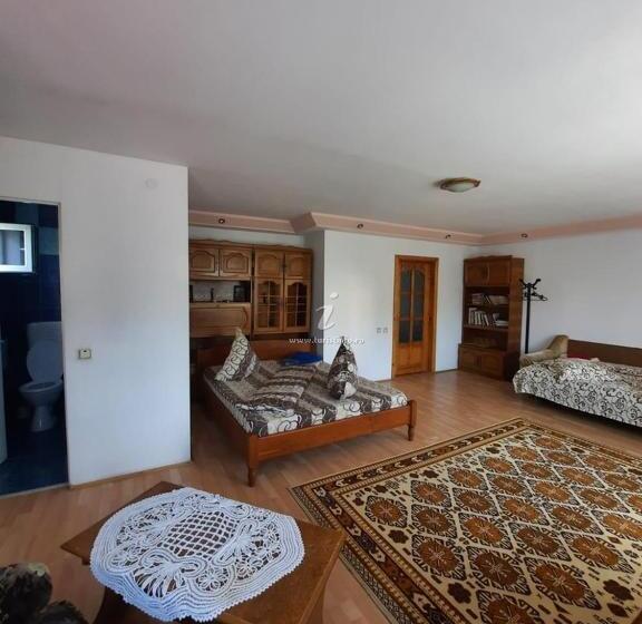 Habitación Triple Estándar, Casa Dany