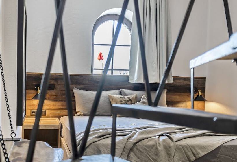 Студия Стандарт, Castro Mesembria Boutique