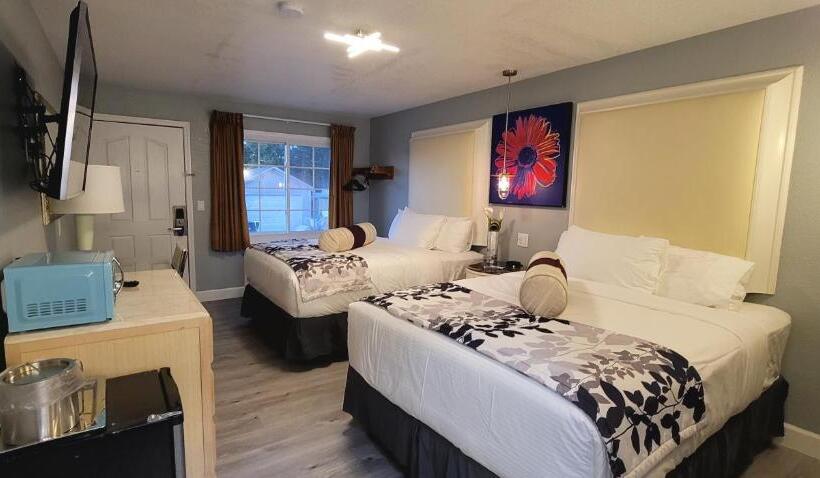 Номер Deluxe, Dragonfly Inn & Suites