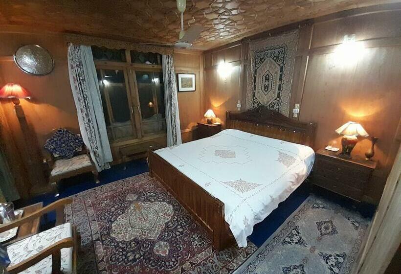اتاق لوکس, Palace Heights