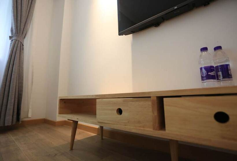 اتاق لوکس, Lab Hostel