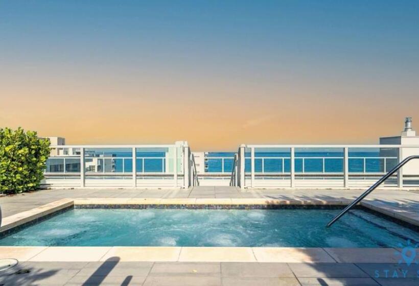 منزل غرفة نوم واحدة, Rooftop Pool   Hot Tub   Hollywood Beach Broad   Walk