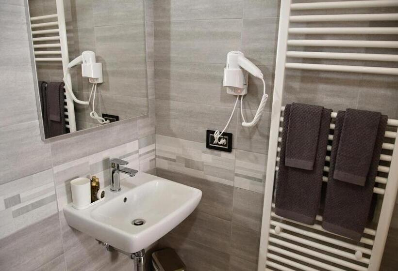 اتاق استاندارد سه نفره, La Casa Del Tempo   Urban Resort