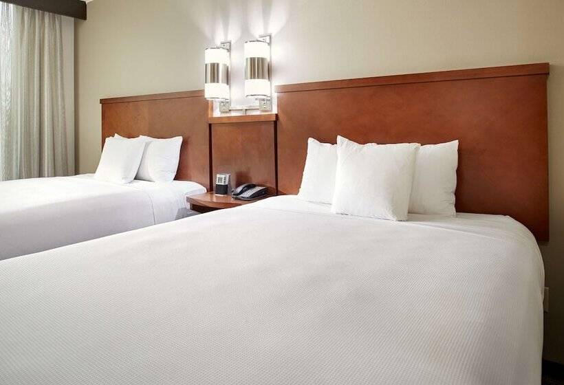 带2个双人床的标准工作室, Hyatt Place Grand Rapids South