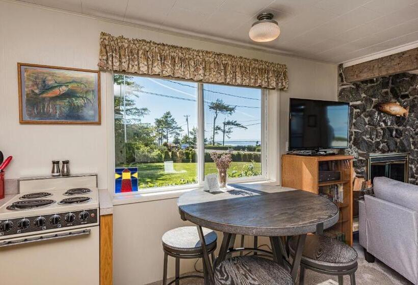 스위트 킹사이즈 침대, Juan De Fuca Cottages