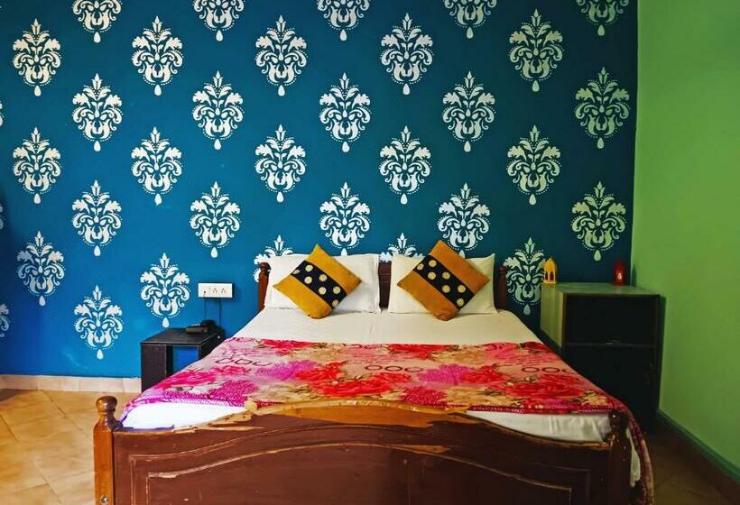 Трежместный Номер Economy, Staymaker 7th Heaven Holiday Resort
