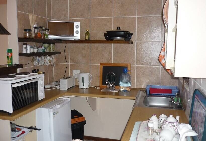 Номер Стандарт, A1 Kynaston Self Catering Or Bed And Breakfast