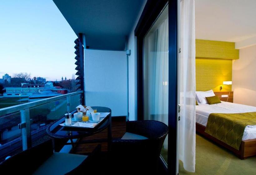 Номер Премиум, Imola Hotel Platán
