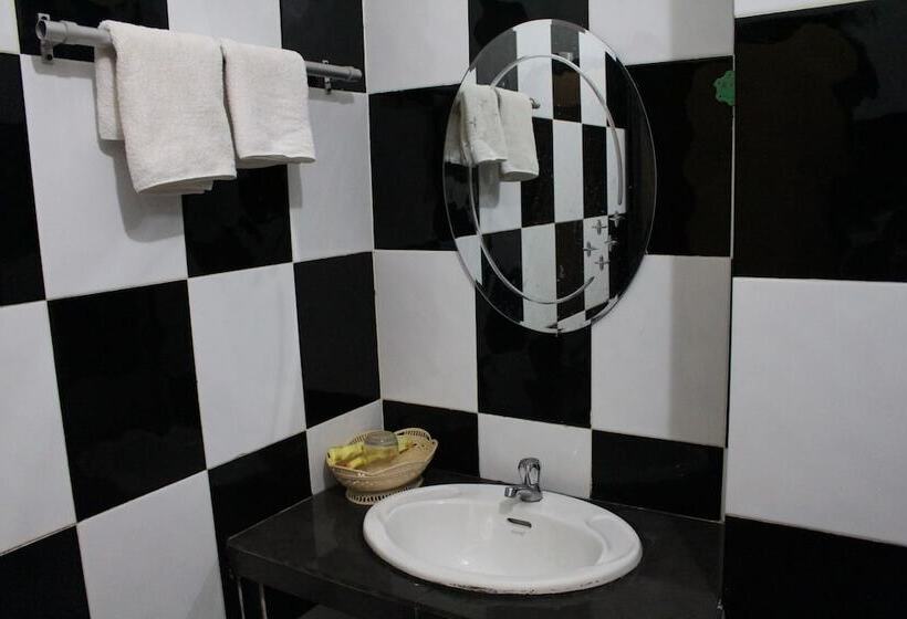 اتاق استاندارد سه نفره, Bou Savy Guesthouse