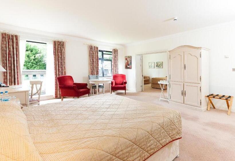 Семейный Номер, Foxhills Club & Resort