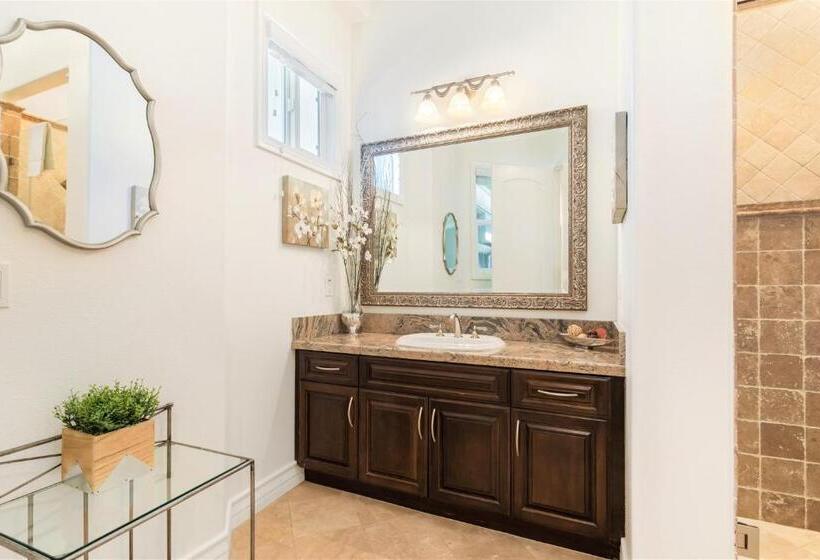 Люкс Кровать Кинг, Gaia Inn & Spa  Adult Only  Temecula Wine Country