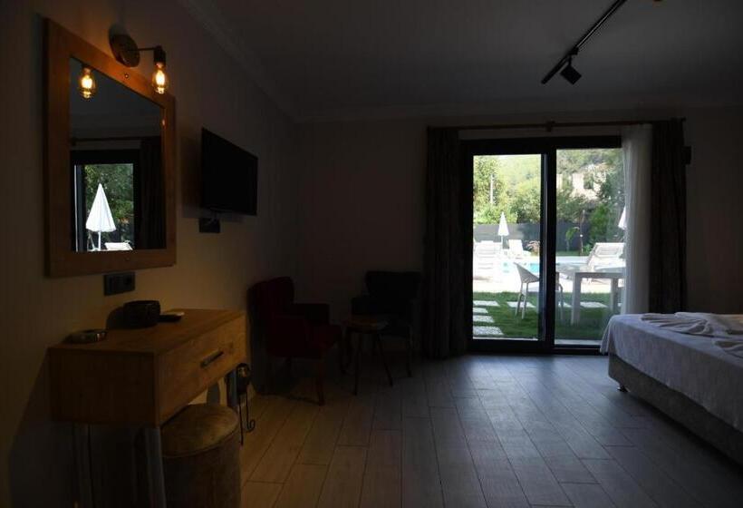 Люкс Вид на Бассейн, Kaya Köy Suite Otel