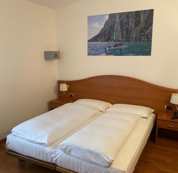 スタンダードトリプルルーム, Beach Hotel Rosa