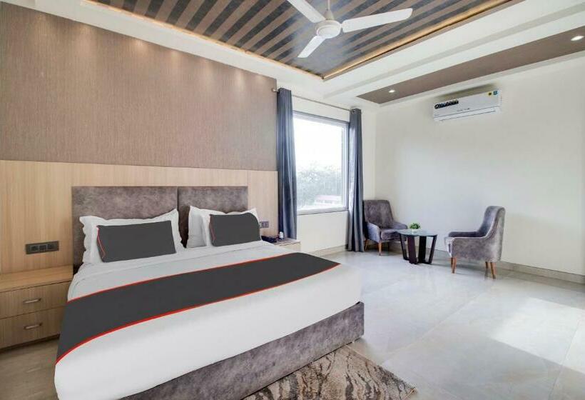 Трехместный Номер Классика, Super Collection O Bareilly Near Satellite Bus Stand Formerly Amber Heights