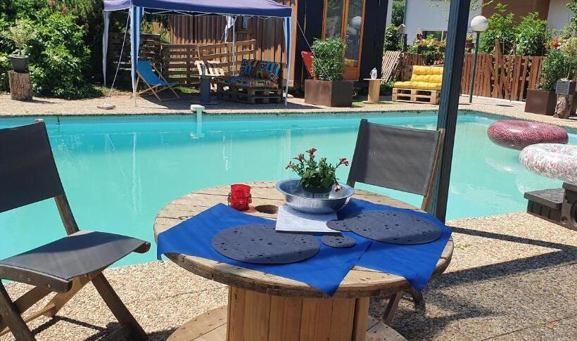 اتاق لوکس, Villa Perran Résidence