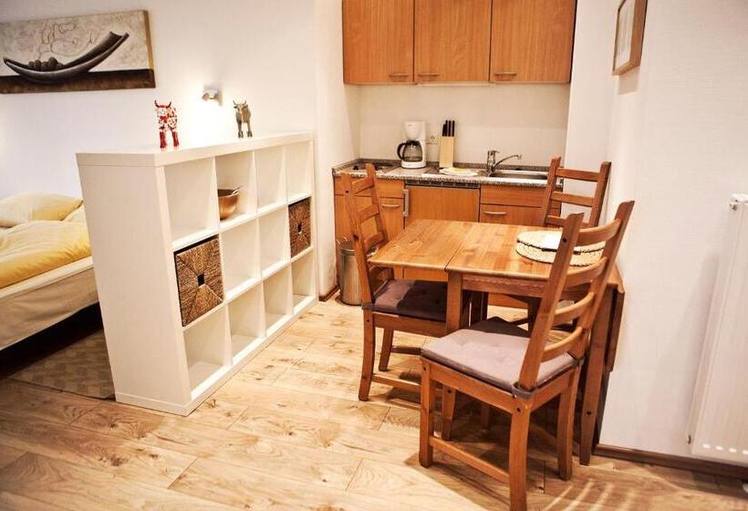 استودیوی استاندارد, Apartments Les Jardins